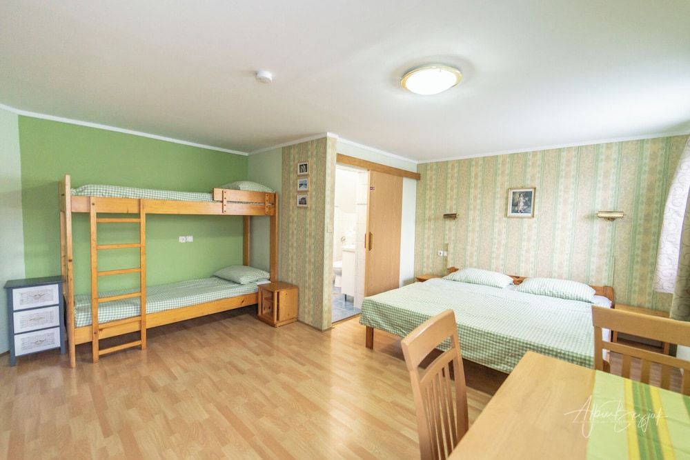 Panorama B&B Family Room 7