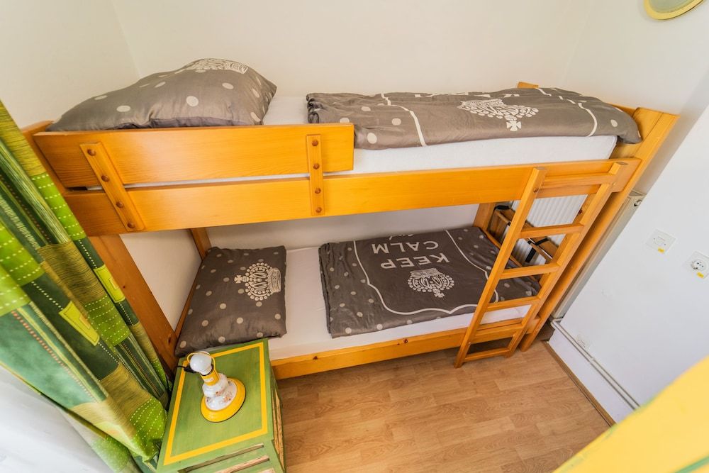 Apartment, Double, Twin and Bunk Bed, BunkBed