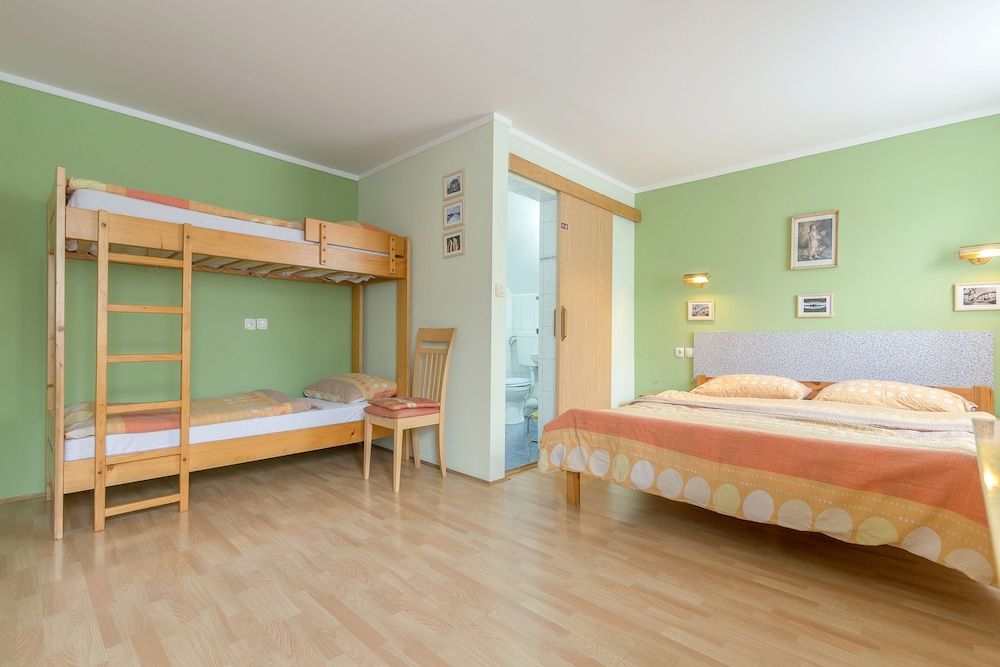 Panorama B&B Family Room 4