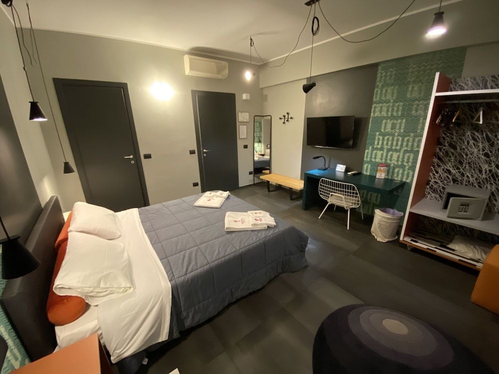 undefined Tiburtina Suites 5