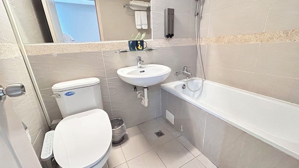 Jinhwa Hotel Business Twin Room (G) 9