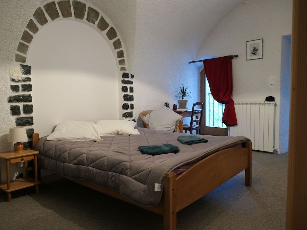 Classic Triple Room, Garden View