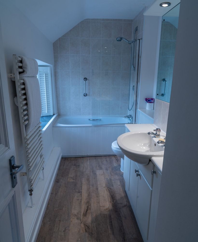 The Carpenters Arms King Double Room 6