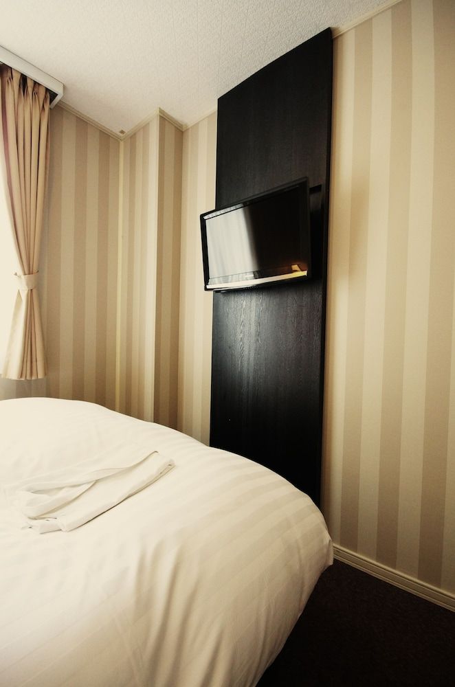Standard Single Room, Smoking