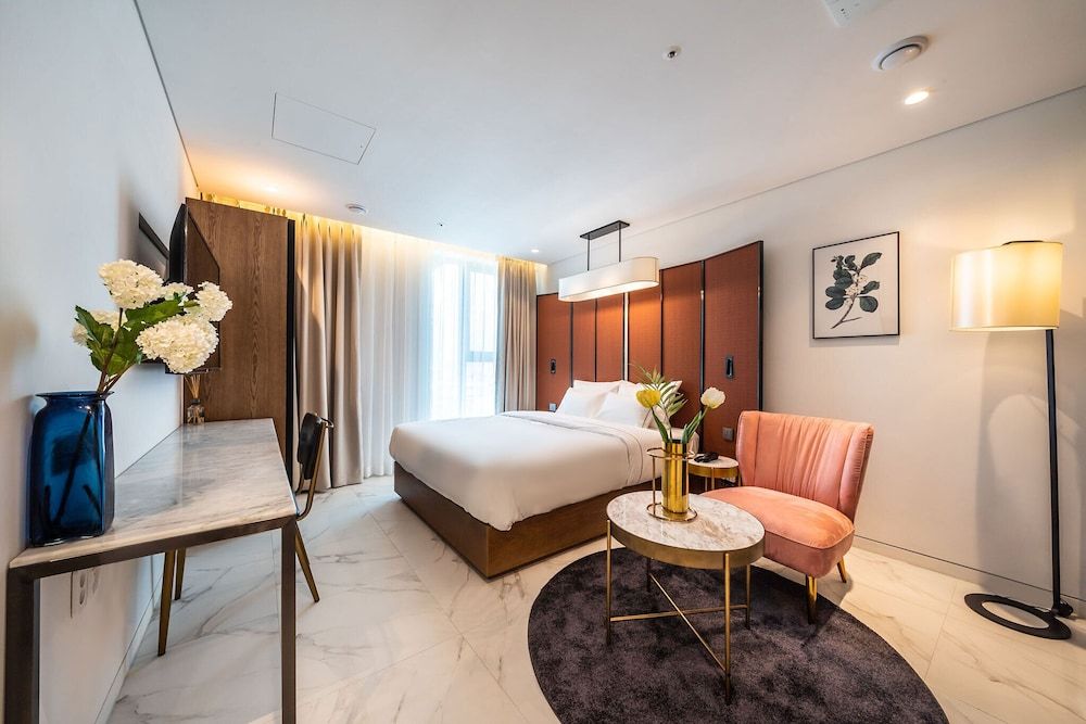 undefined Hotel the Castle Sincheon 3