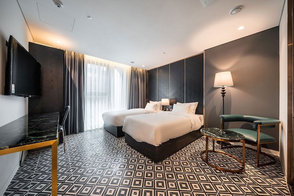 Hotel the Castle Sincheon Deluxe Twin Room 3