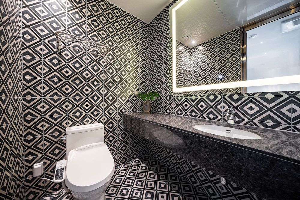 Hotel the Castle Sincheon Deluxe Twin Room 4