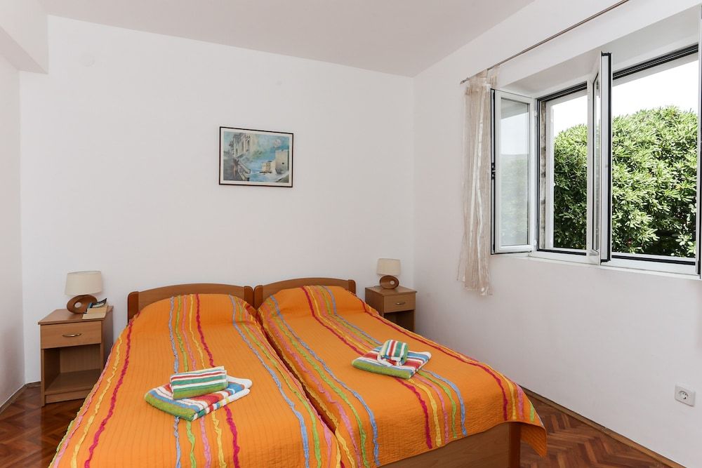 undefined Apartments Sisic 6