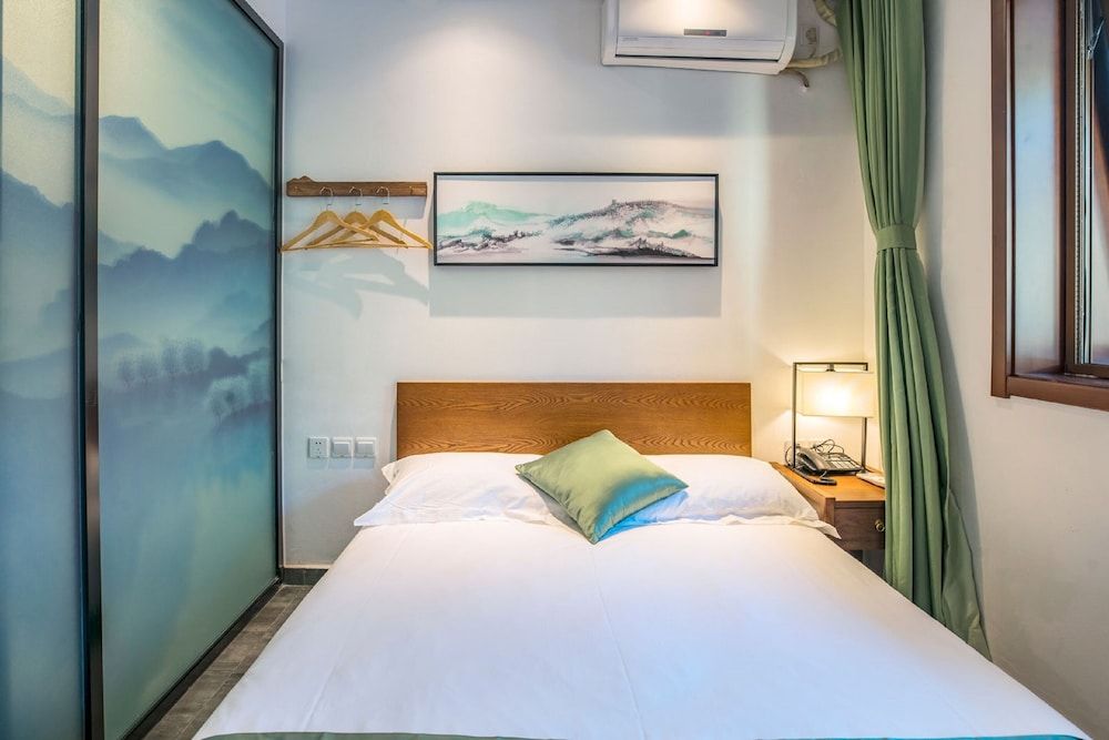 Guipu Courtyard Hotel Superior Room 2