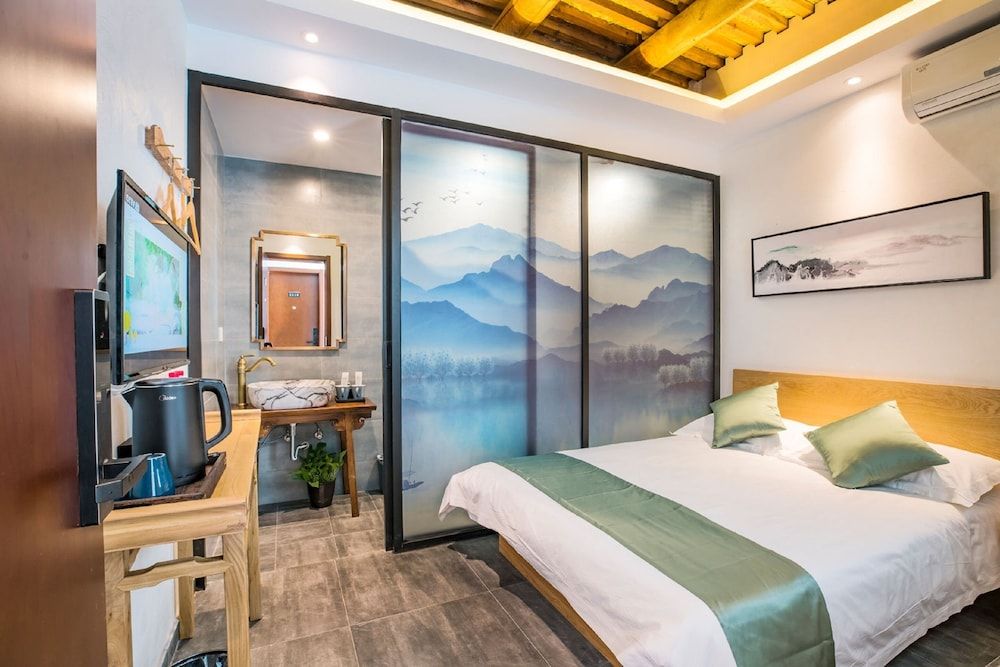 Guipu Courtyard Hotel Superior Room 5