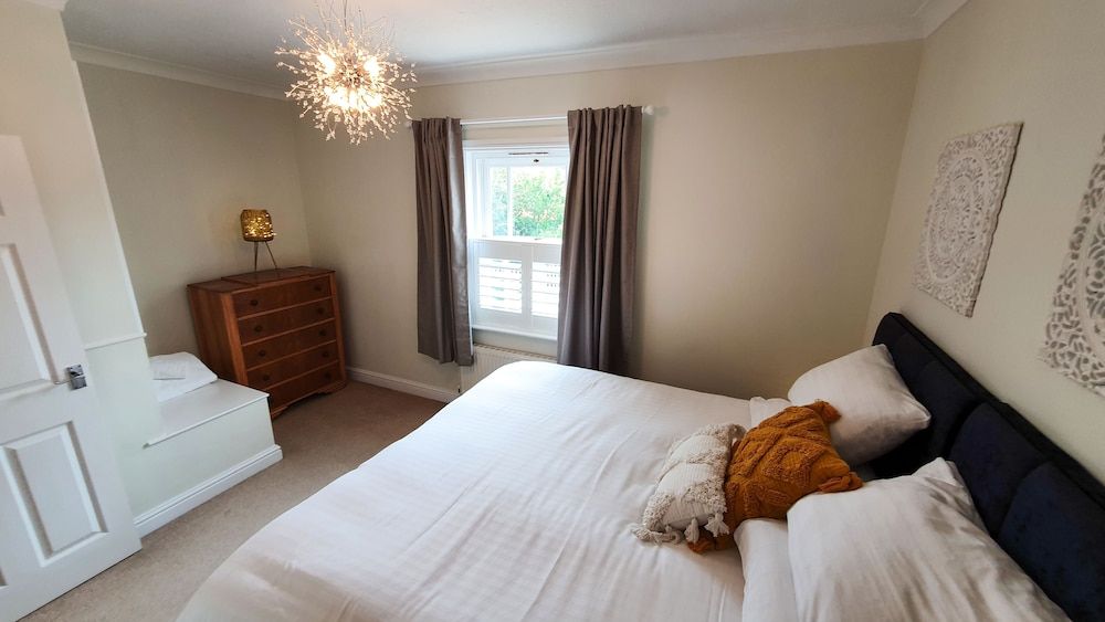 The Adam & Eve Deluxe House 3