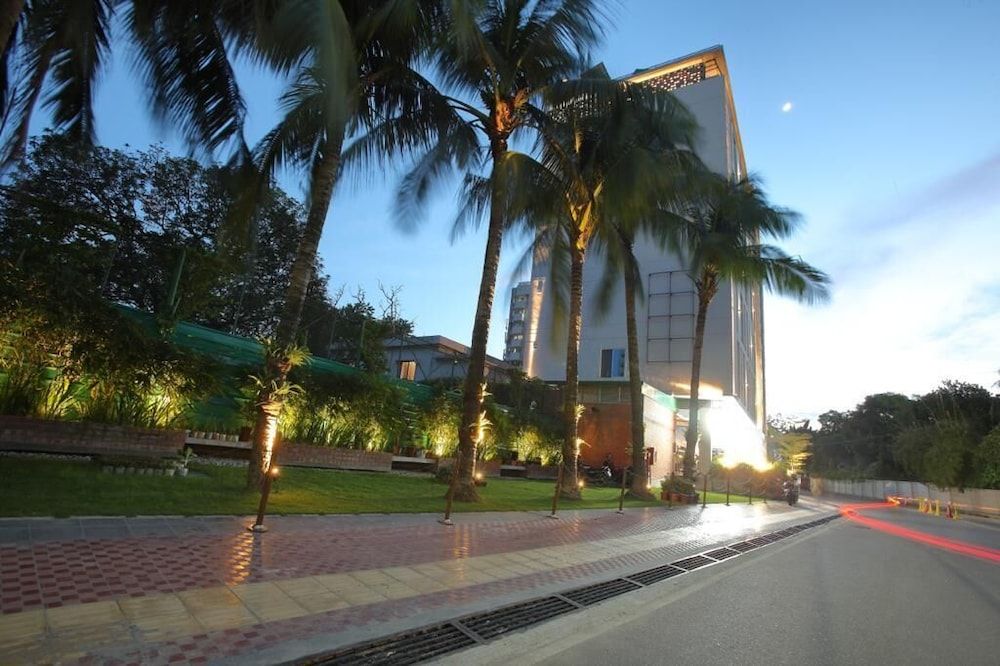 undefined Empyrean Hotel 5