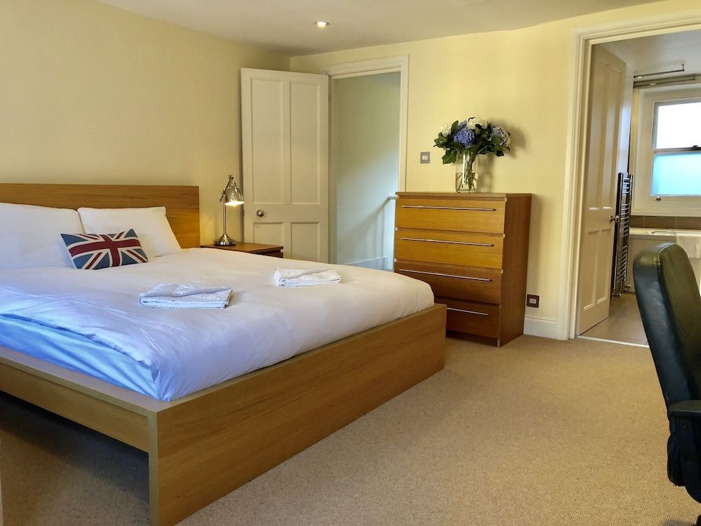 Buckingham Palace View Apartment Comfort Duplex, 2 Bedrooms, City View 9