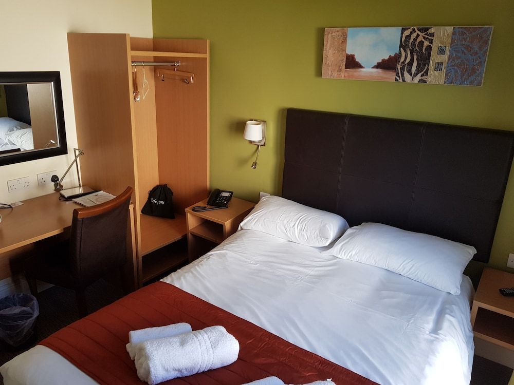 Rose And Crown Budget Double Room 2