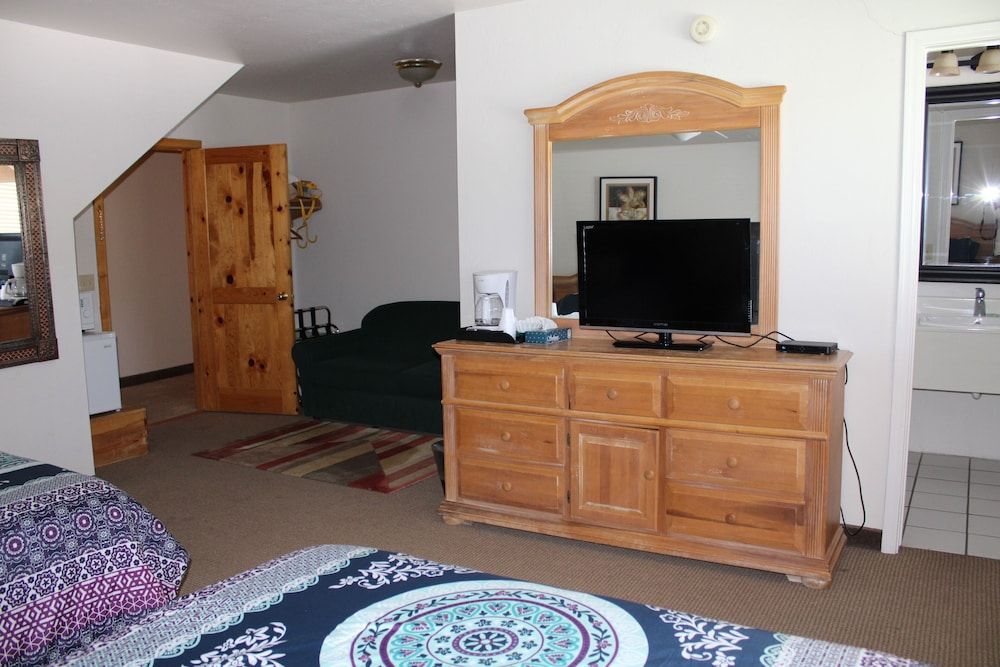 Room 301, Amberian Deluxe,2 Queen Beds and 1 Queen Sofa Bed