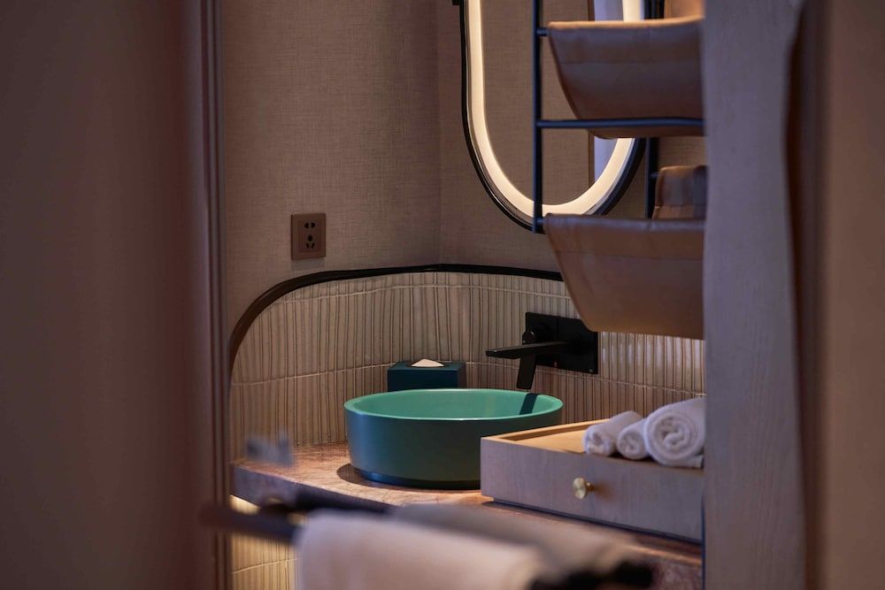 Hotel Indigo Hangzhou Uptown by IHG 1 King Song Ya Premium Room 4