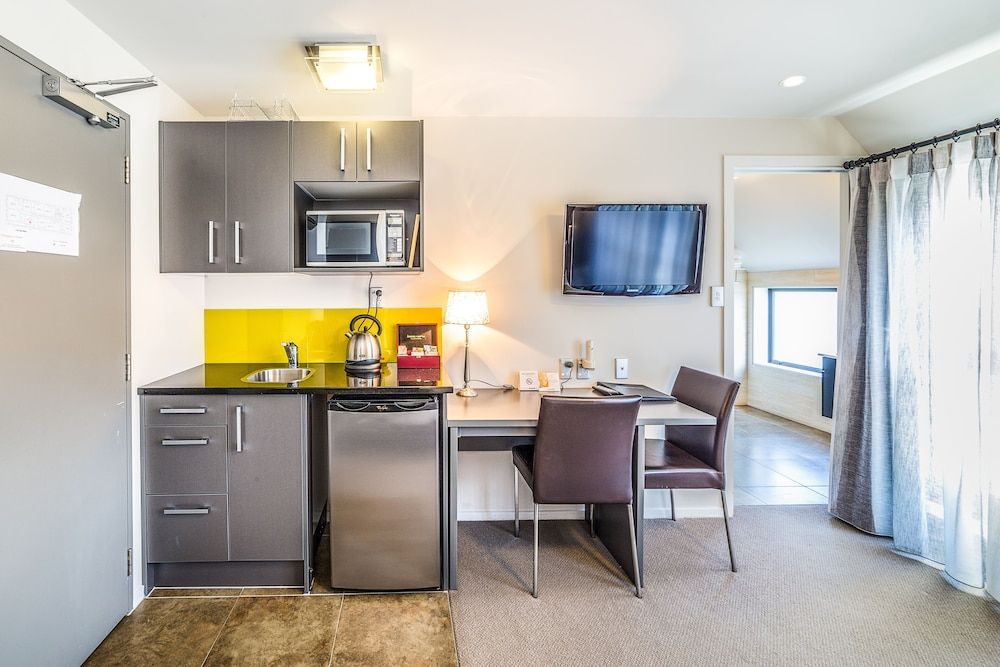 Alexander Inn Executive 10