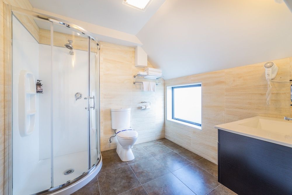 Alexander Inn Executive 7