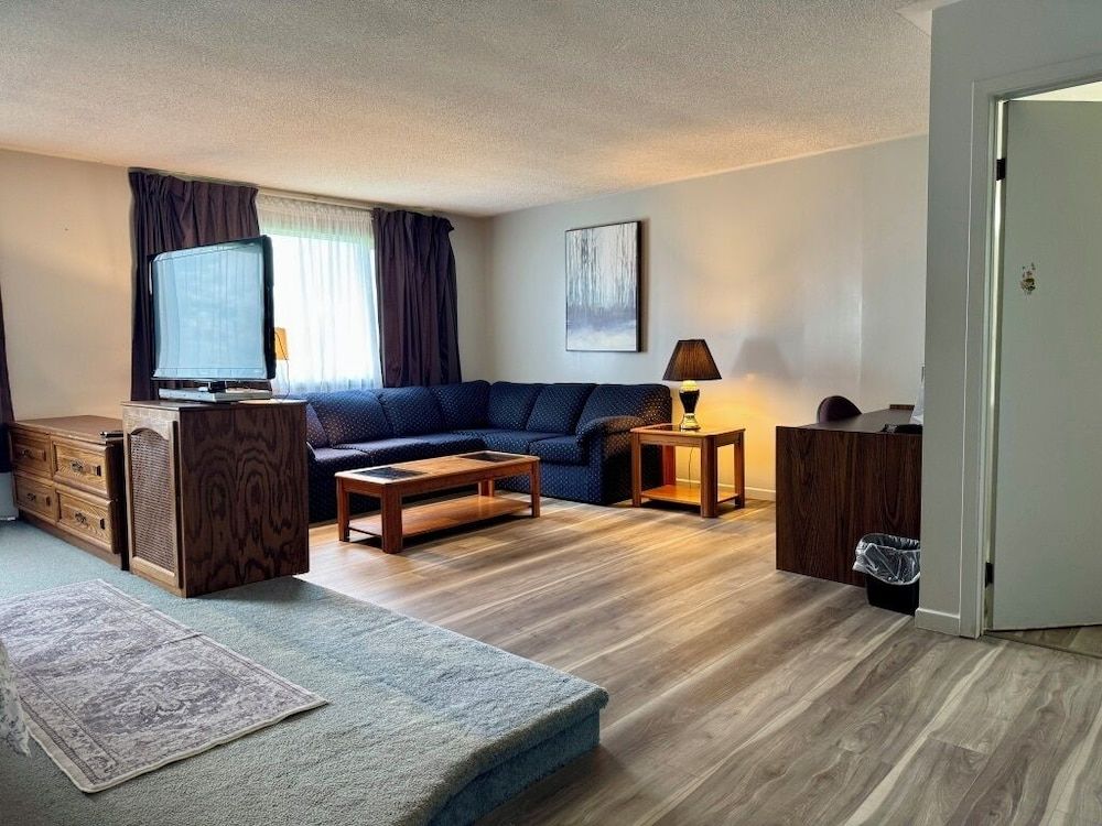 NEW AGE MOTEL INN Executive Room, 1 King Bed 8