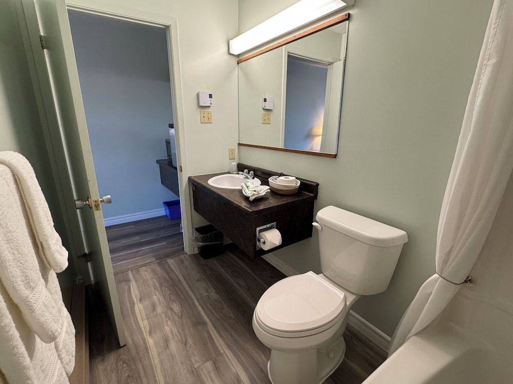 NEW AGE MOTEL INN Superior Room, 2 Double Beds 3