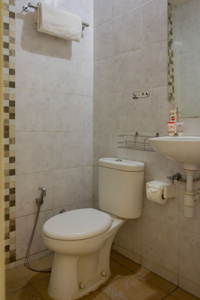 Capital O 989 Audah Guesthouse Syariah Standard Double Room 8