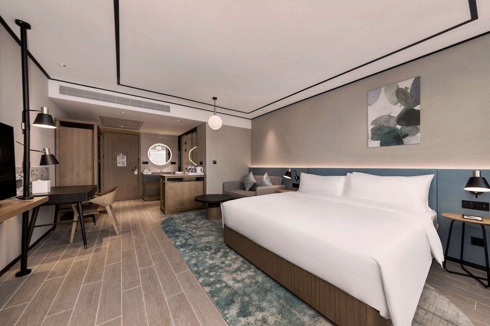 Deluxe Room, 1 King Bed