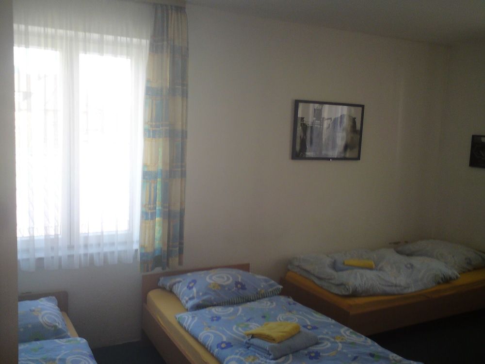Basic Triple Room, Shared Bathroom