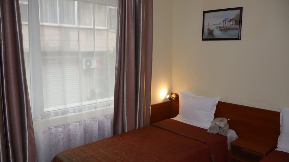 Palitra Family Hotel Comfort Double Room, 1 Bedroom 6