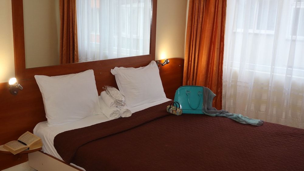 Palitra Family Hotel Comfort Double Room, 1 Bedroom 4