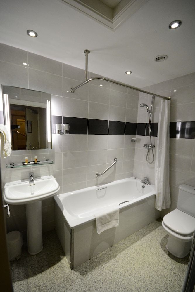 The Crescent Hotel Standard Double Room 9