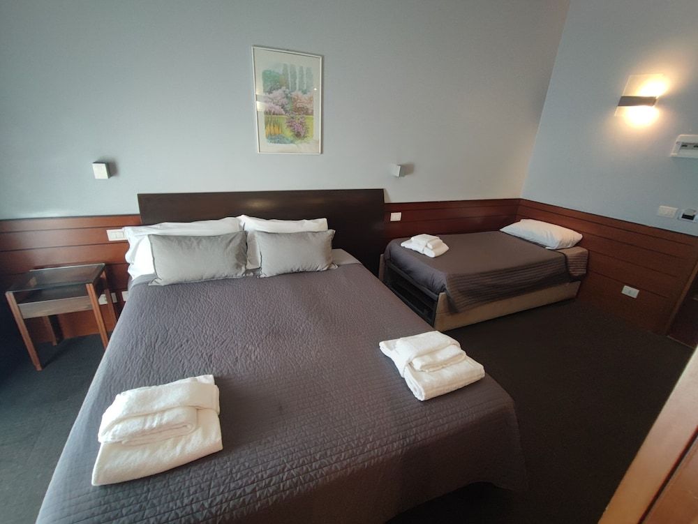 Romalive Hotel Classic Triple Room