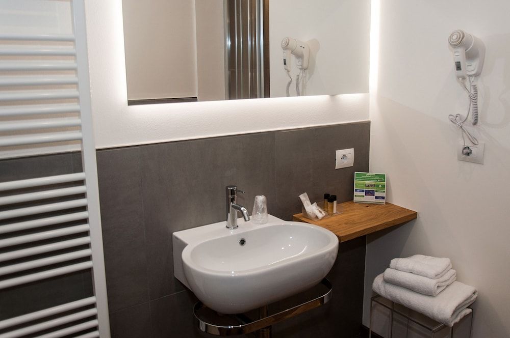 HOMY BnB Deluxe Double Room, 1 Queen Bed, Non Smoking, City View (O deluxe) 6