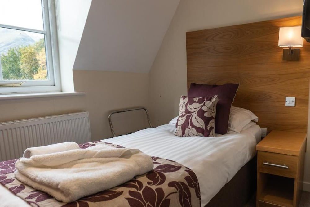 Glaramara Hotel Single Room, Ensuite 2
