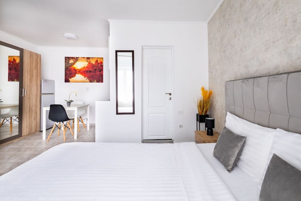 undefined Downtown Victoria Studios By CityBookings 4