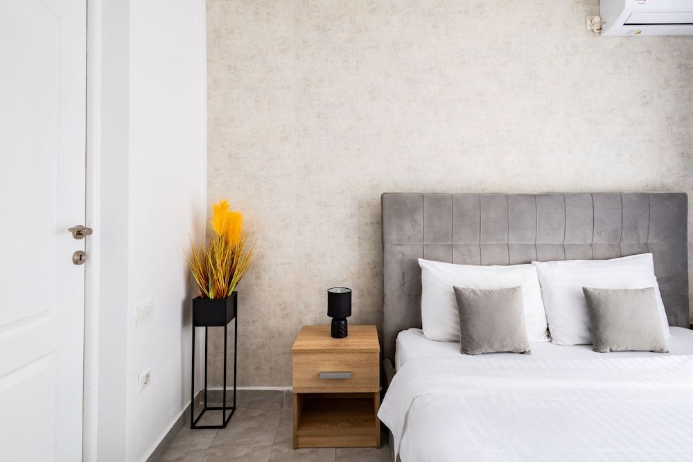 undefined Downtown Victoria Studios By CityBookings
