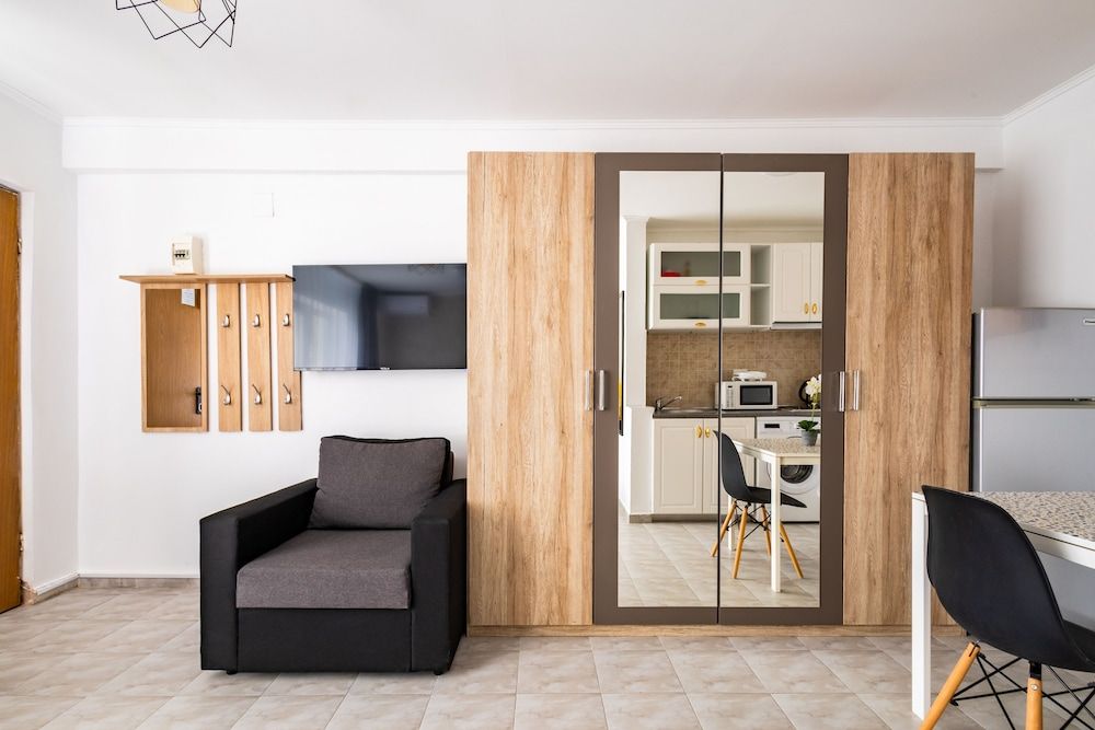 undefined Downtown Victoria Studios By CityBookings 10