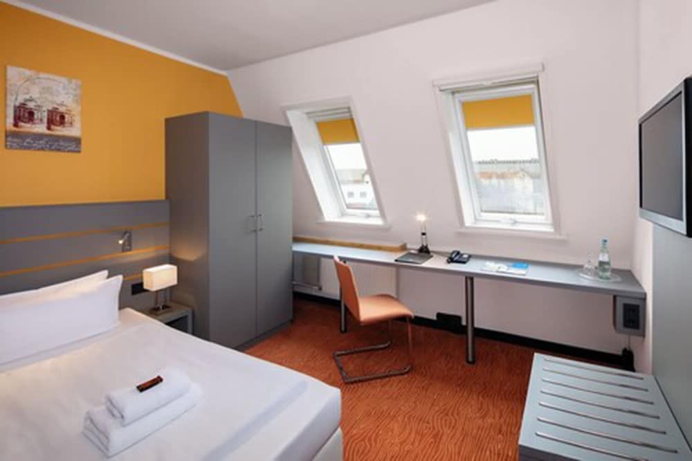 Dietrich-Bonhoeffer-Hotel Classic Single Room 5