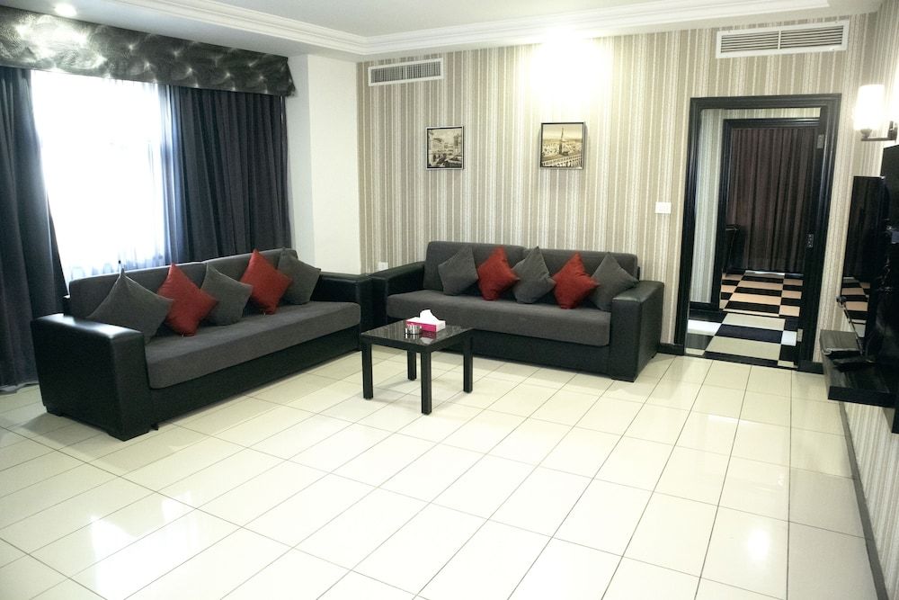 undefined Easy Inn Hotel Suites 2