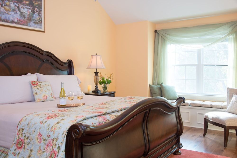 Fields of Athenry, Luxury Room, Refrigerator & Microwave