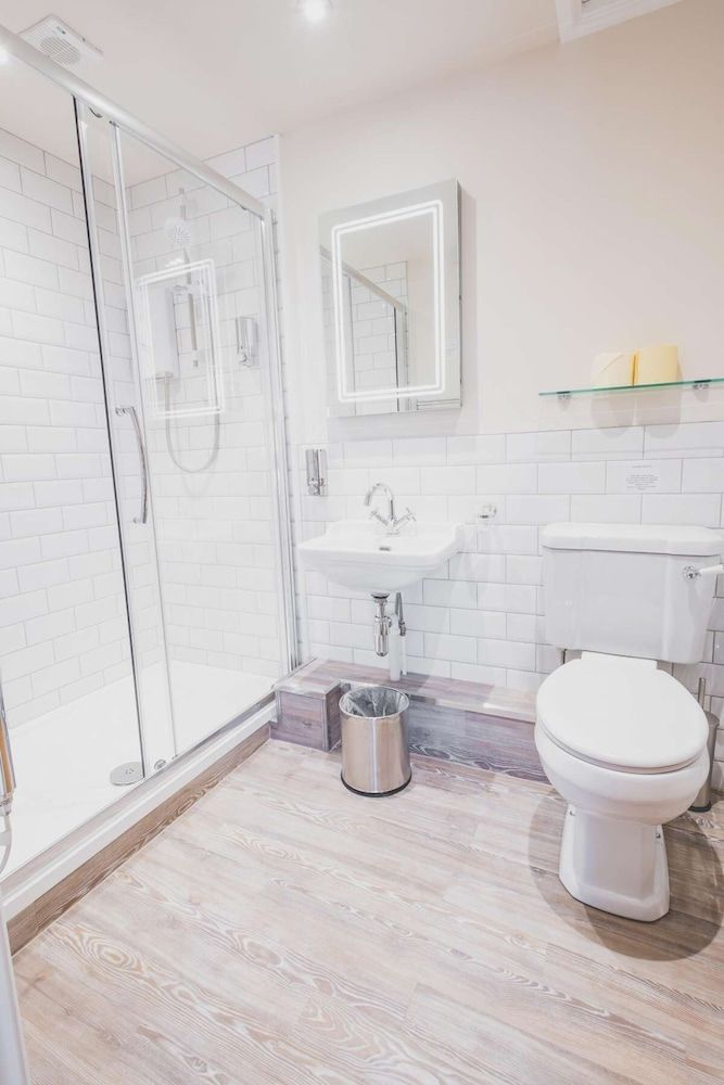 The Kings Arms King Room, Ensuite 4