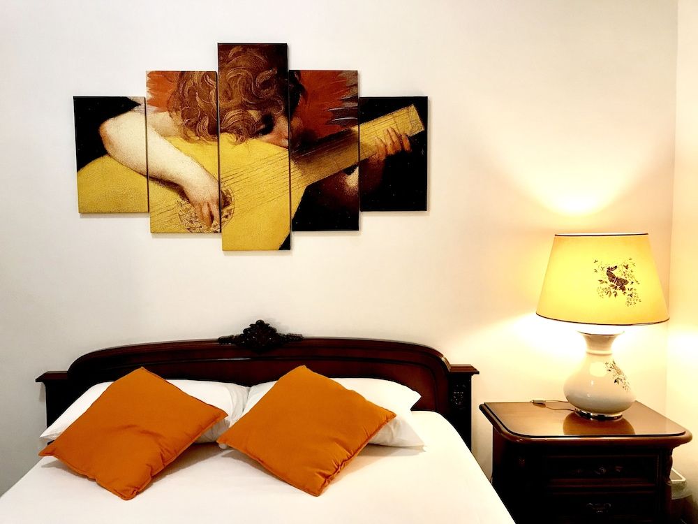 undefined Colosseum luxury room 10