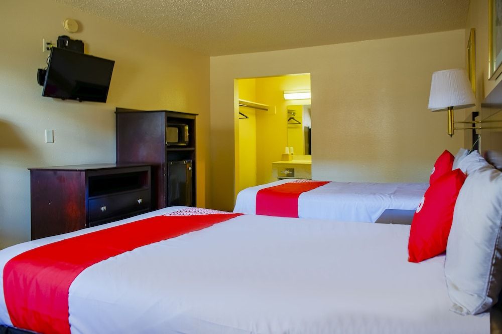 Duncan Inn by OYO, OK - Hwy 81 Near Chisholm Casino Room, 2 Double Beds