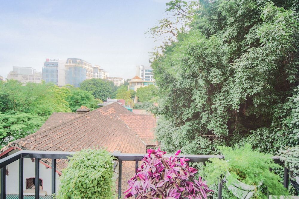 undefined Opera House Suites 9