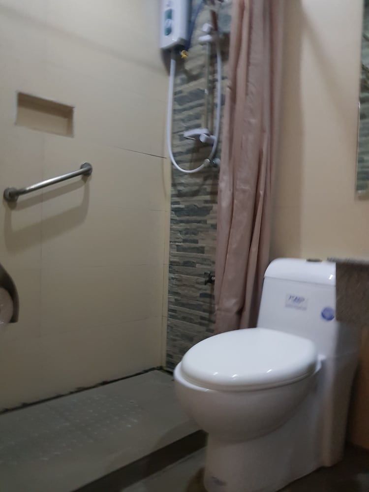 Sleep and Stay Hotel Standard Queen Room 9