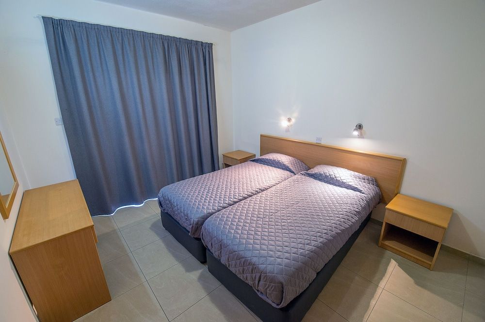 Standard Studio, Multiple Beds