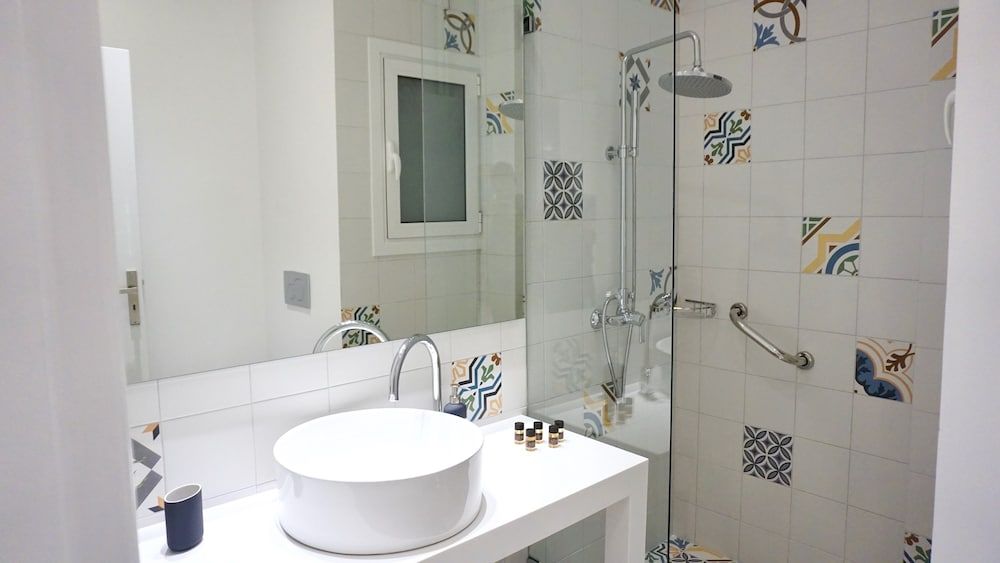 Spacious Modern Apt in Athens near Metro Apartment, 2 Bedrooms 25