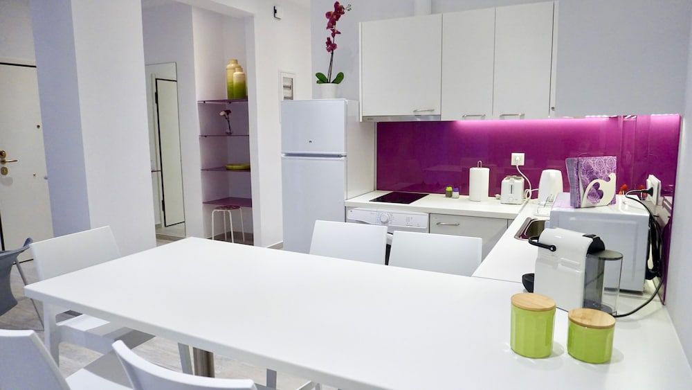 undefined Spacious Modern Apt in Athens near Metro 7