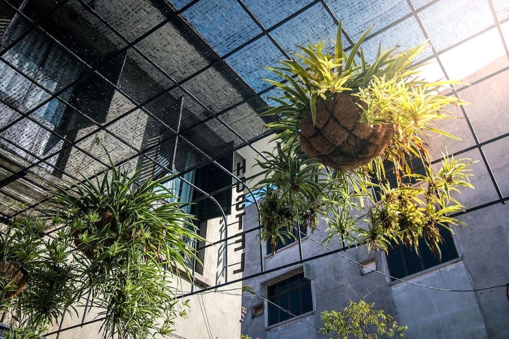 undefined The Brownstone Hostel & Space 6