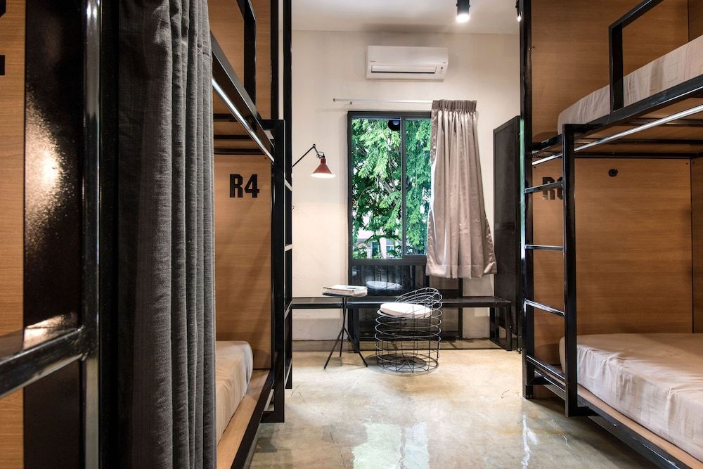 undefined The Brownstone Hostel & Space 2