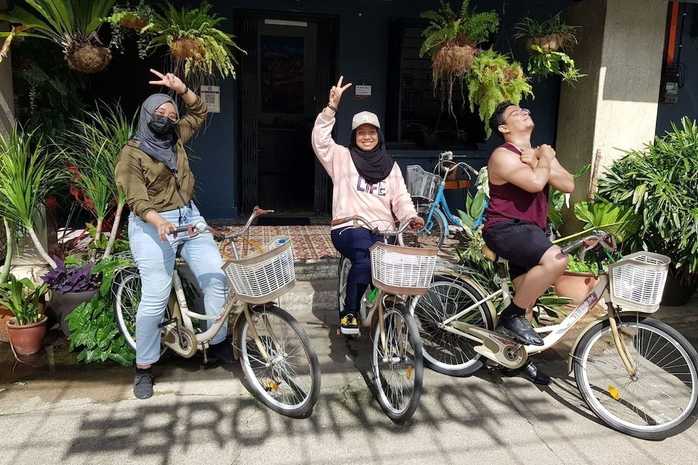 undefined The Brownstone Hostel & Space 8